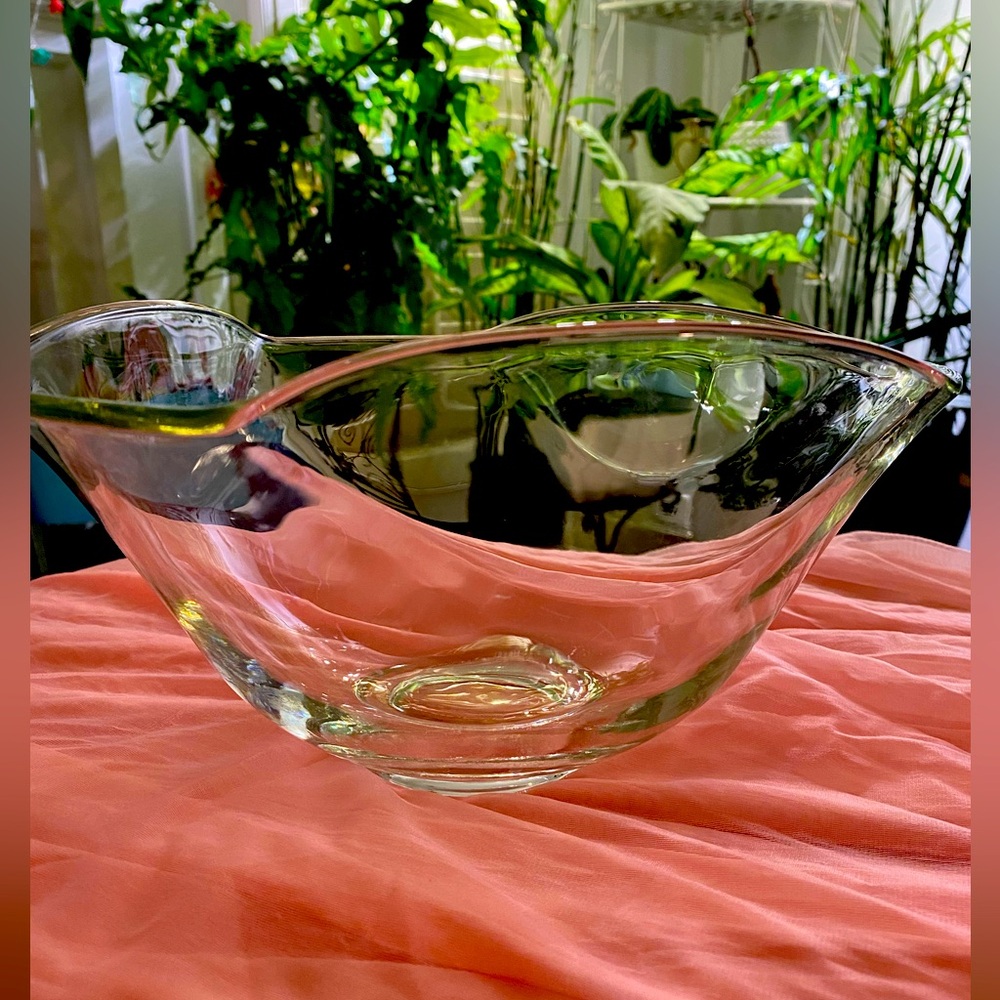 SCALLOPED EDGE SERVING DISH
